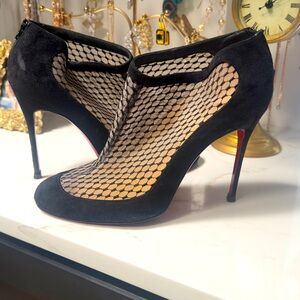 Christian Louboutin suede round toe  39 1/2 stiletto high heel bootie